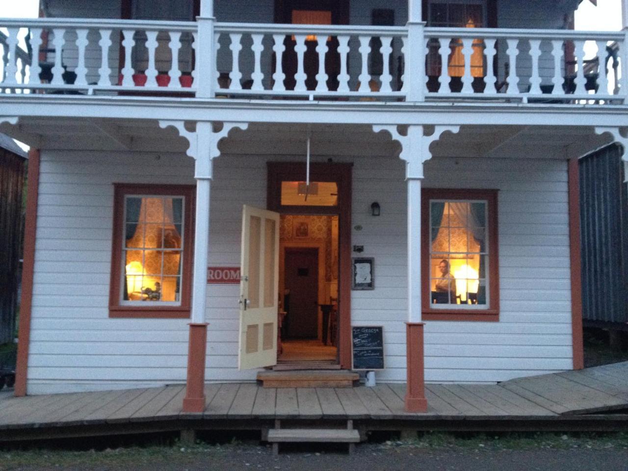 St. George Hotel Barkerville Экстерьер фото